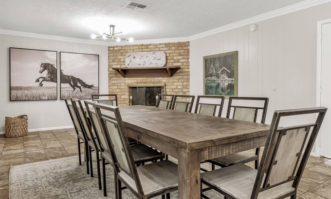 Carter's Grove Casa | Denver: 1 Mile From Texas A&M, 4BR