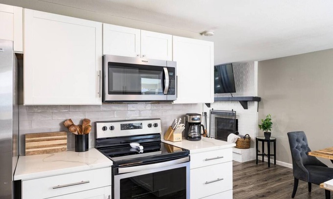 Arvada Casa | Denver Family Retreat 4BR 3 BA - Large Backyard