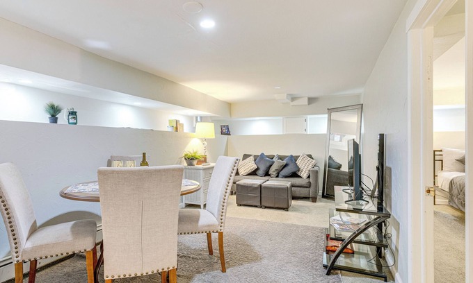 Cherry Creek Apartamento | Denver Retreat in Cherry Creek: Walk to Dining!