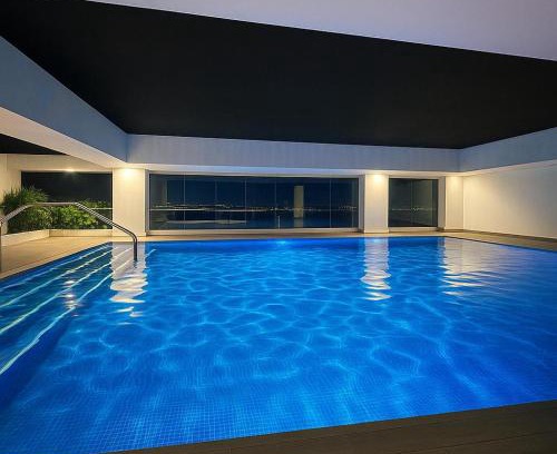Pascuales Apartamento | Dep Titanium 3hab Squash Piscina Gym Cine Ofi-Room