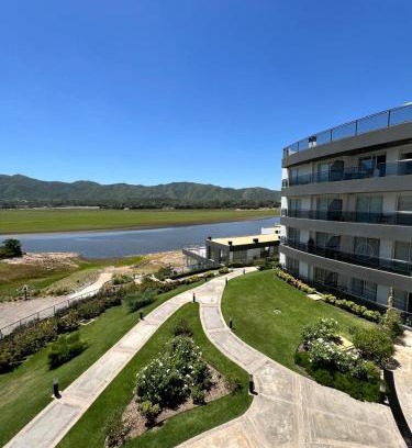 Villa Parque Síquiman Apartamento | departamento complejo Veneto Village vista al lago