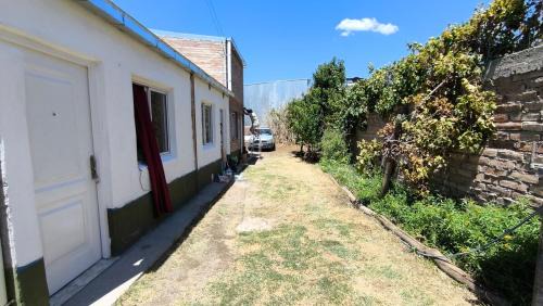 Choele Choel Apartamento | Departamento centrico con aire acondicionado y patio para guardar el vehiculo