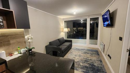 Los Angeles Apartamento | Departamento moderno, nuevo, 1D1B, inmejorable ubicación, estacionamiento