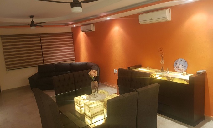 Costa Azul Apartamento | Amplio Departamento en Zona Dorada de Acapulco