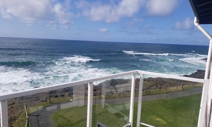 Depoe Bay Condominio | Depoe Bay Condo! Right on the Ocean! Fantastic Views!! (Nights 5, 6 &7 only $50)