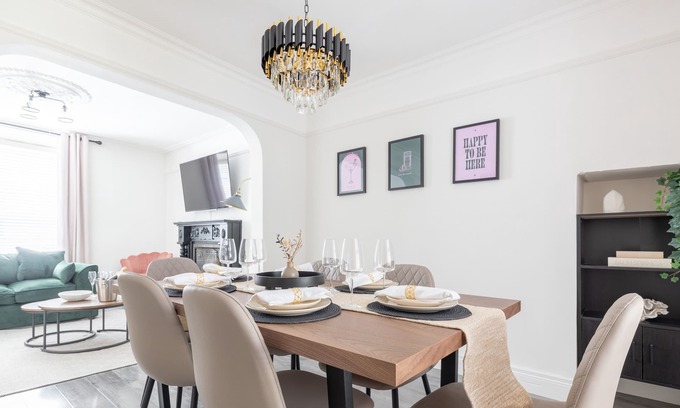 Londonderry Casa | Derry City, Northern Ireland - Primrose, 6 Guests - Derry (Tourists, Contractors, Relocation)