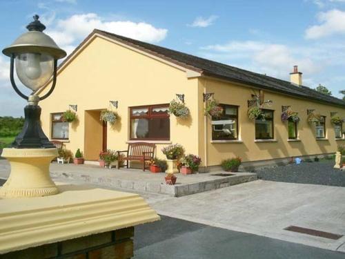 Listowel Casa | Derry House