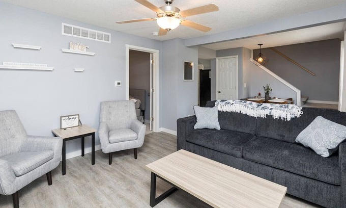 Des Moines Casa | Des Moines Comfy Getaway