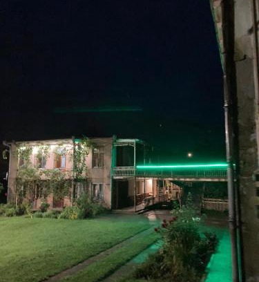 Mukhuri Casa | Des Nana