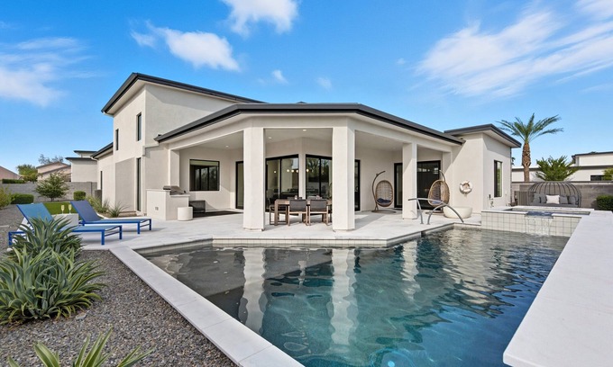 North Scottsdale Casa | Desert Elegance-Heated Pool & Spa-North Scottsdale