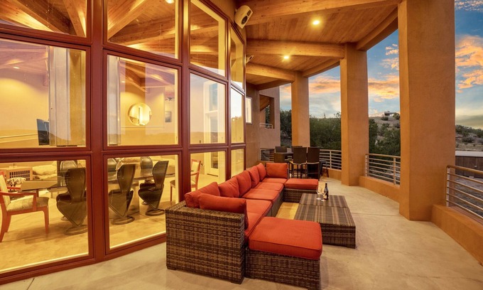 Youngsville Casa | Desert Elegance on Abiquiu Lake