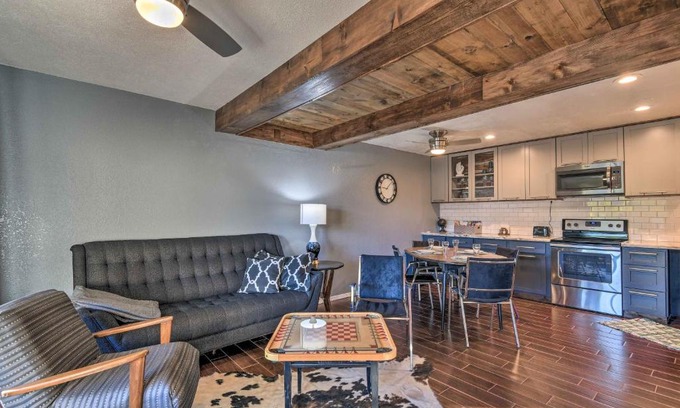 Apache Junction Apartamento | Desert Getaway with Patio about 6 Mi to Tonto Natl Forest