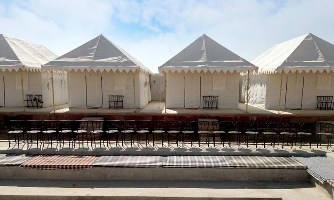 Kanoi Hotel | Desert Gold Resort