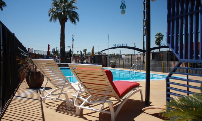 Downtown Las Vegas Hotel | DESERT HILLS MOTEL