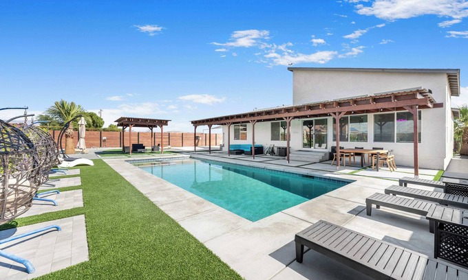 B-Bar-H Ranch Casa | Desert Luxury: Pool, Pickleball, Golf & Game Room