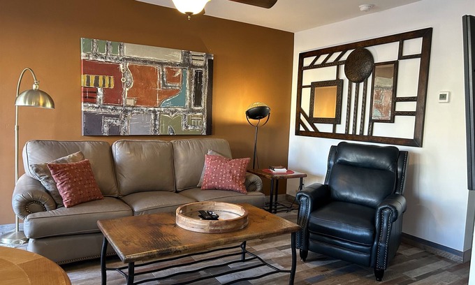 Limberlost Casa | Desert Morada Casita I-remodelado de 2 habitaciones y un baño