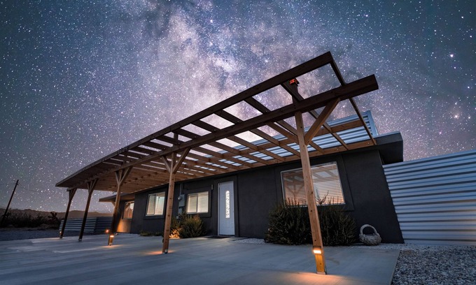 Landers Casa | Desert Oasis: Firepit, Stars, 5 Acres, Joshua Trees