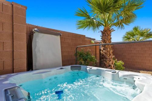Washington Casa | Desert Oasis Hot Tub, Fire Pit, Pool,