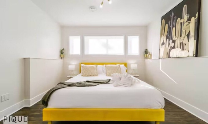 Jasper Place Casa | Desert Oasis Suite - KING Bed - Fireplace - WiFi!
