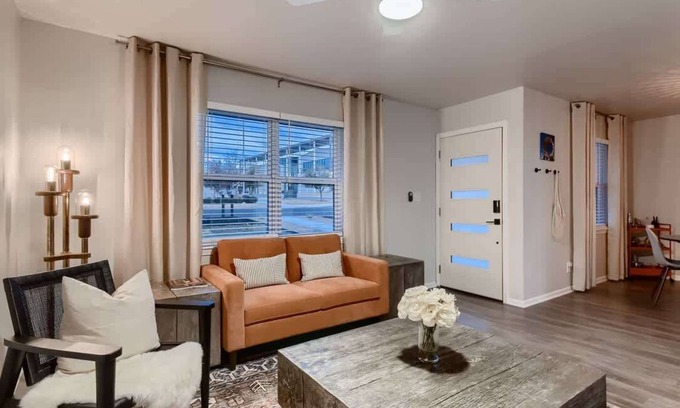 Georgetown Casa | Desert Primrose @ 808B-Walk to the Square!