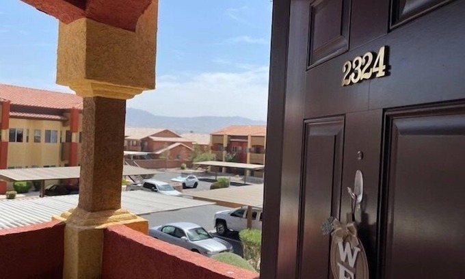 Mesquite Condominio | Desert Ridge Retreat by Mesquite Vacation Rentals with Pet Friendly Amenities and $510 in free daily activities