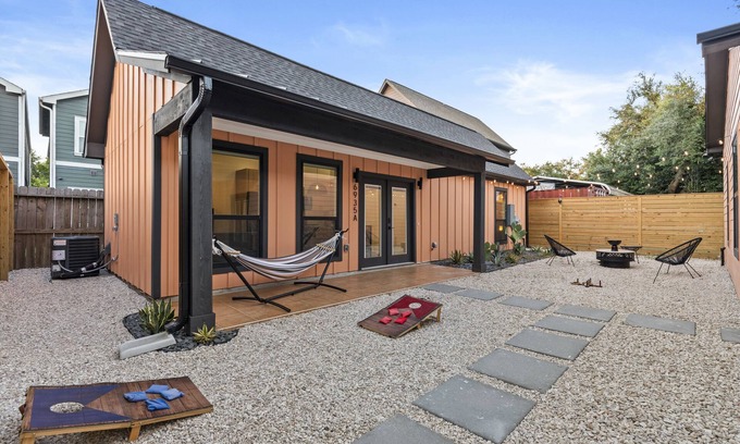 Greater East End Casa | Desert Rose Tiny House – Unique Stay Near Downtown @EastEndRevitalized