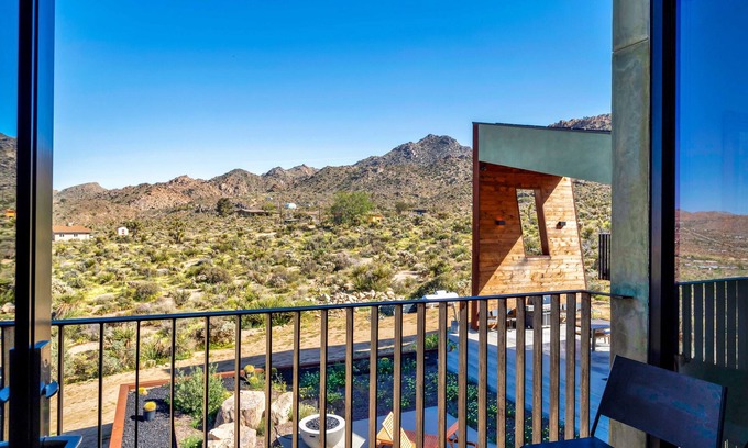 Joshua Tree Highlands Casa | Desert stunner in Joshua Tree with mountain view - near town & park entrance