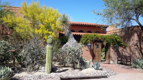 Tanque Verde Cama Y Desayuno | Desert Trails Bed & Breakfast