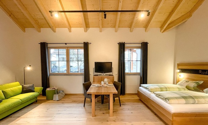 Muenchberg Apartamento | Design apartment with barrier-free bathroom