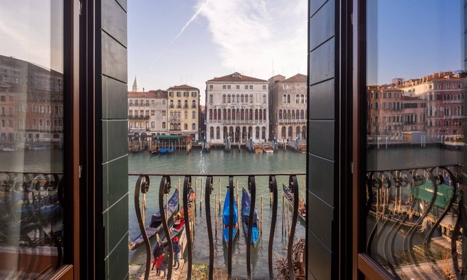San Polo Apartamento | Design Apartment with Balcony on the Grand Canal R