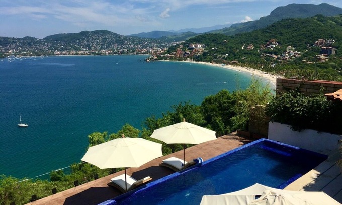 Playa Las Gatas Casa | Design Beach House with spectacular view to Bahía de Zihuatanejo