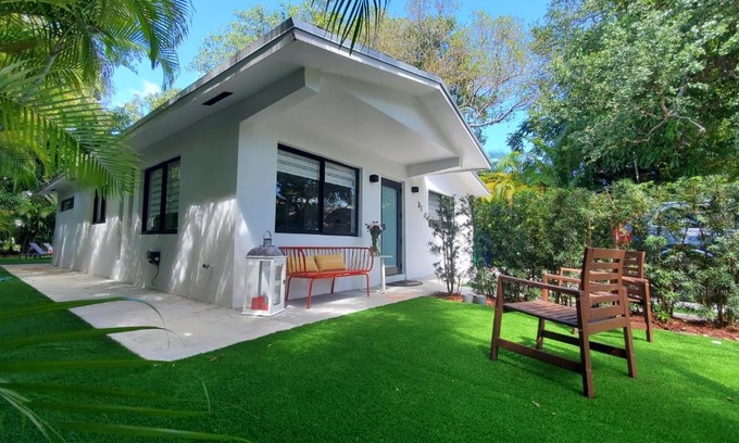 Buena Vista Casa | Design District by Midtown, Wynwood, Brickell, 10 min to the Beach, FREE PARKING
