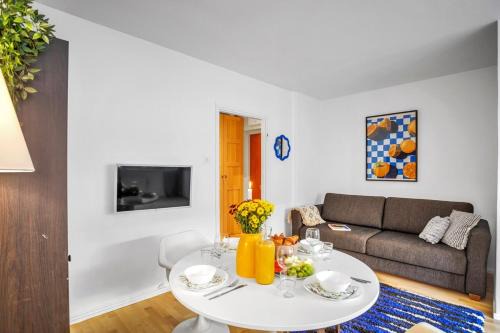 Punavuori Apartamento | Design District w King Bed, Netflix, tram and bus nearby
