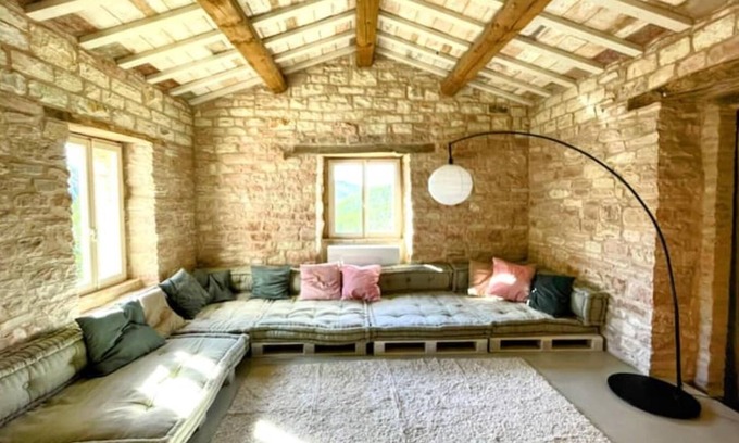 Furlo Casa | Design-landhaus mit Pool am Furlo-nationalpark