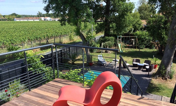 Pessac Villa | Villa de diseño en los viñedos de Chateau Pape Clément con piscina y balneoterapia