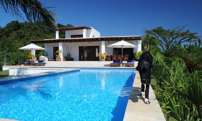 La Iglesia Villa | Diseño Villa impresionante vista al mar - cerca de las playas y el servicio de limpieza cocinero pueblo-