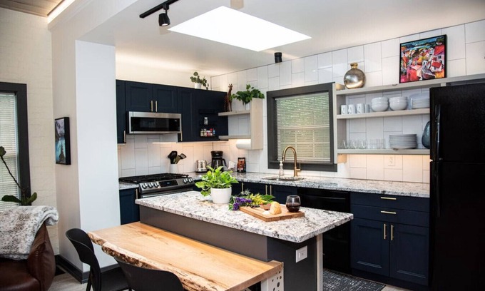 Indianapolis Casa | Design11@Keystone Luxury 2BR/2BA