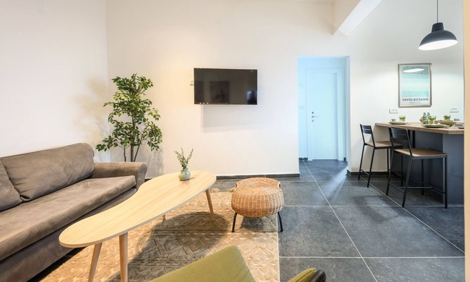 Netanya Apartamento | Designed 3 Bedroom Apartment in Frenkel