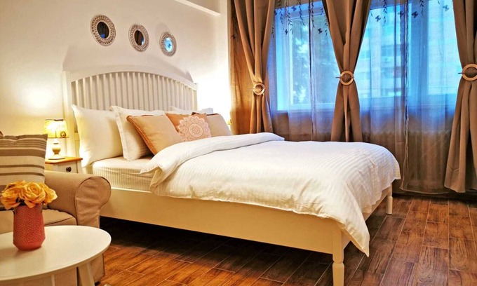 Sector 4 Apartamento | Designed and Furnished by an Interior Designer for a Maximum Comfort