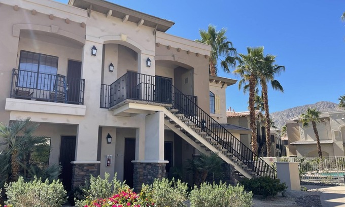 Village Apartamento | Designer 1 bed 5 min to Old Town Dogs Welcome