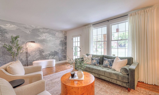 Inglewood Casa | Designer 1930s Cottage in East Nashville w/Luxe Furnishings, Porch Swing, Garage
