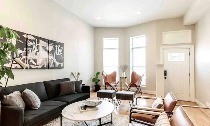 Old Goucher Casa | Designer 5-bedroom townhouse w parking on premises