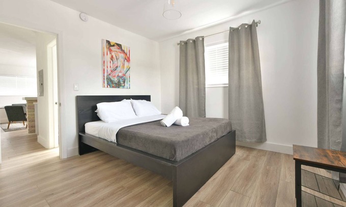 Wynwood Art District Condominio | ✨Designer Chic One Bedroom w/Full Kitchen Free Parking