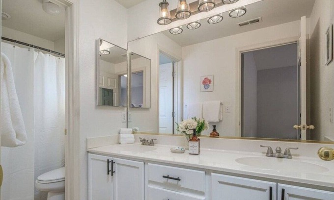 Northwest Reno Casa | Designer Home conveniently located in Reno, NV