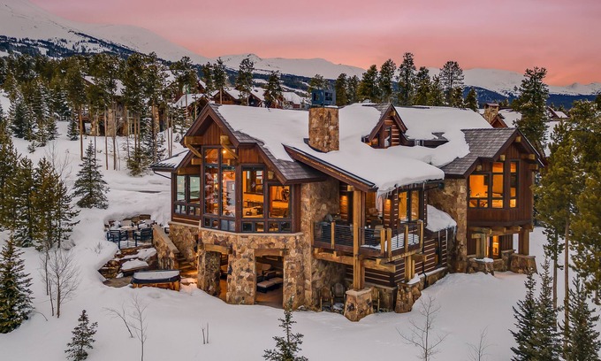 Timber Trail Casa | Designer Home + Ski in/Ski out + Hot Tub - Epic Retreat