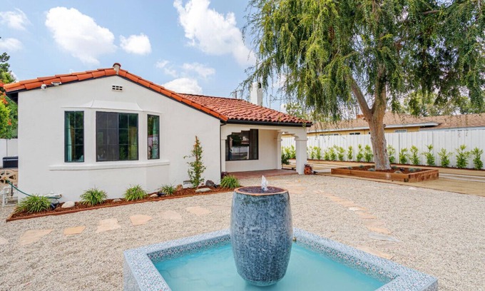 Valley Glen Casa | Designer Home Universal hot tub fire pit