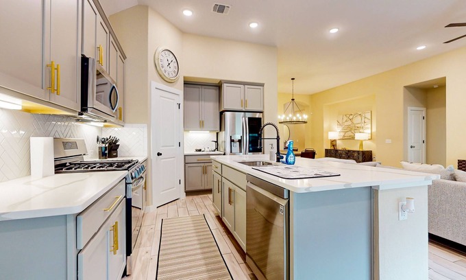 Austin Casa | Designer home with luxe suite, home office, outdoor lounge & dog-friendly yard