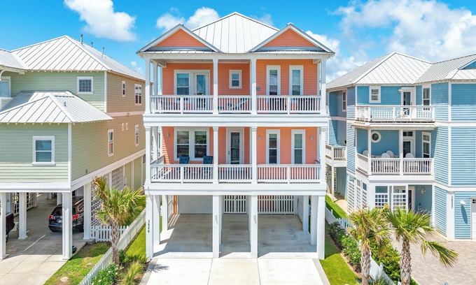 Beachside Village Casa | Designer interior, New Const, 4 Decks, Dog Friendly - The Blue Crab