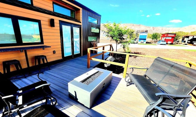 Apple Valley Casa | Designer Modern Tiny Home w All of The Amenities