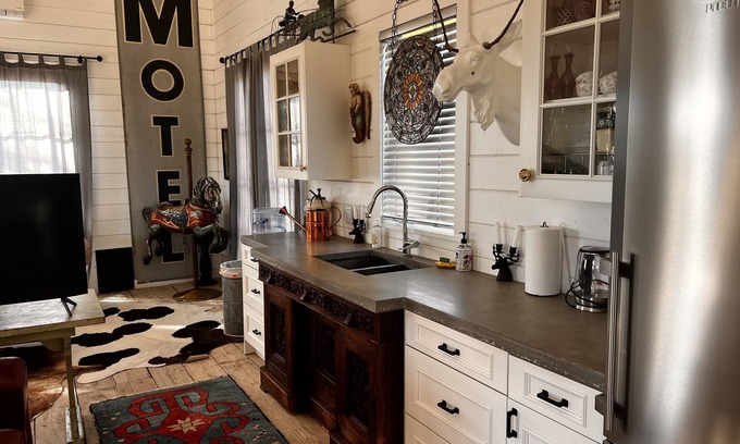 Santa Ynez Casa | Designer one bedroom and loft stay amongst a working horse ranch.
